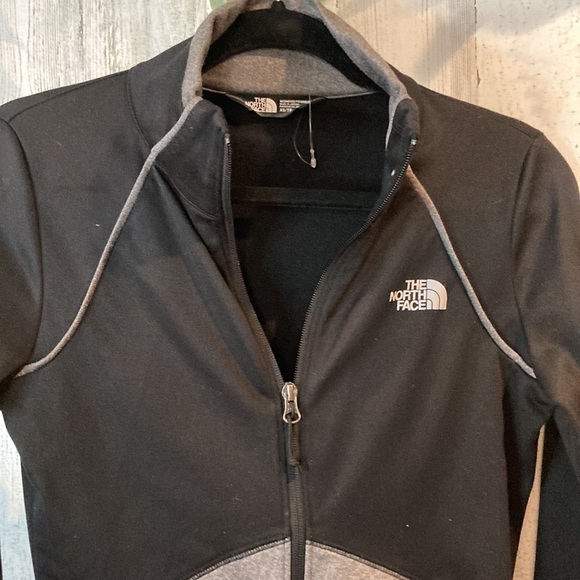 The North Face Workout Jacket - Picture 2 of 9